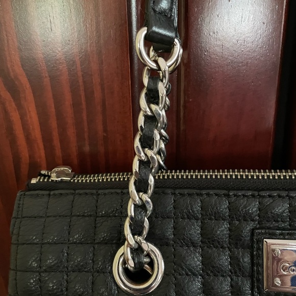 Calvin Klein Quilted Handbag. Lots of Compartments. - Picture 15 of 15